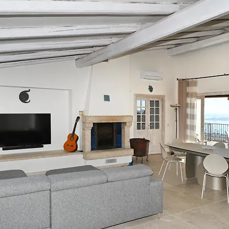 Stanza in Villa Amaca angolo di paradiso piscina riscaldata e sauna raggi infrarossi-2